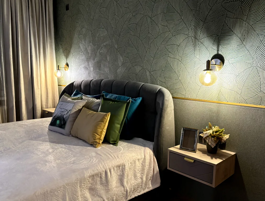 Современная квартира в самом центре рядом с парком и кафе, арт-квадрат