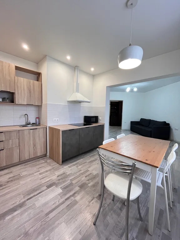 Большая двухкомнатная рядом с жд вокзалом