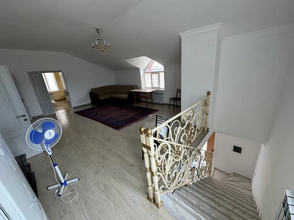 6-комнатный Дом