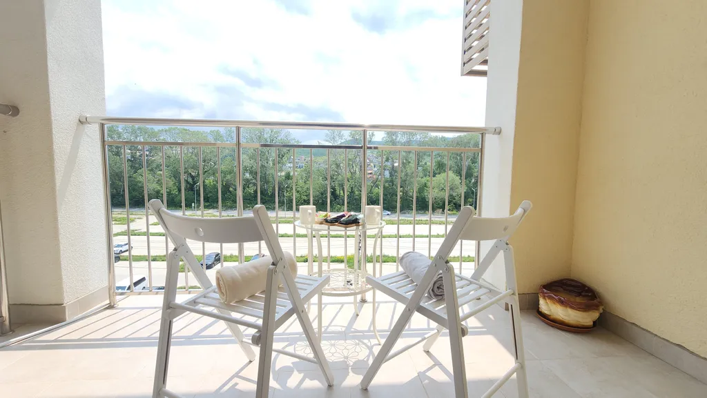 Уютная евротрешка с двумя балконами