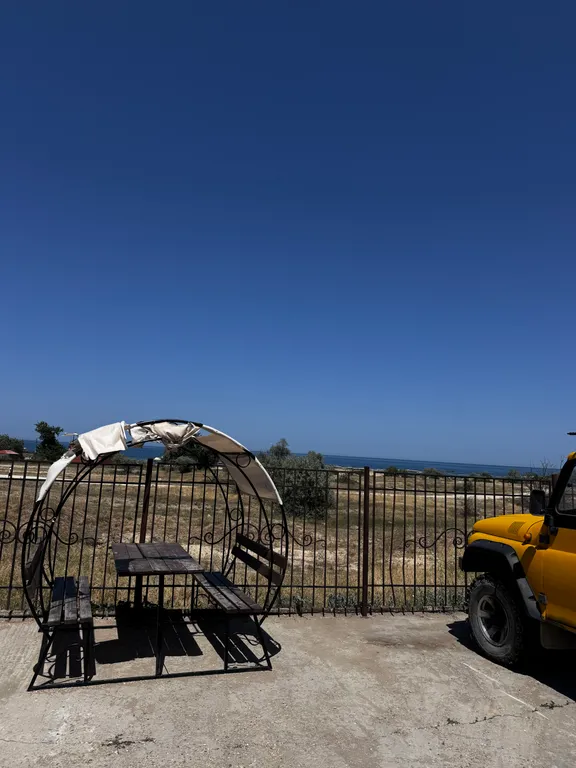 Просторная и уютная студия у моря