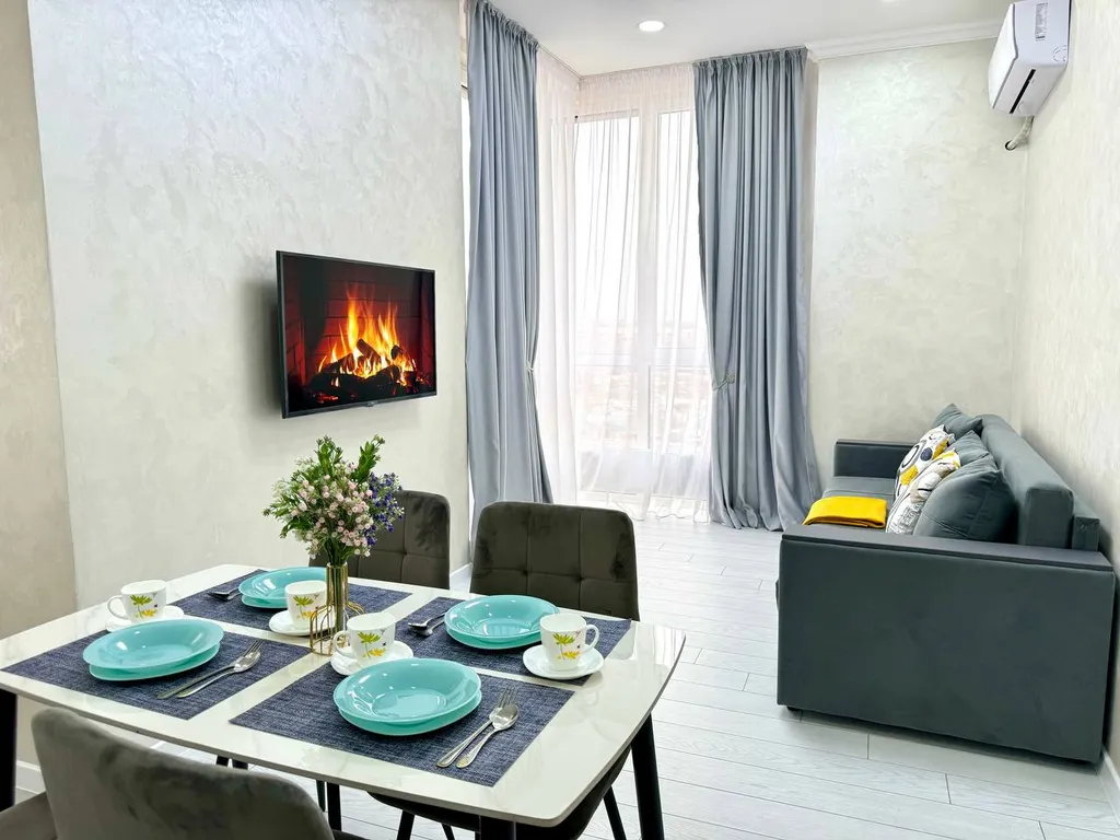 Красивые апартаменты с видом на горы