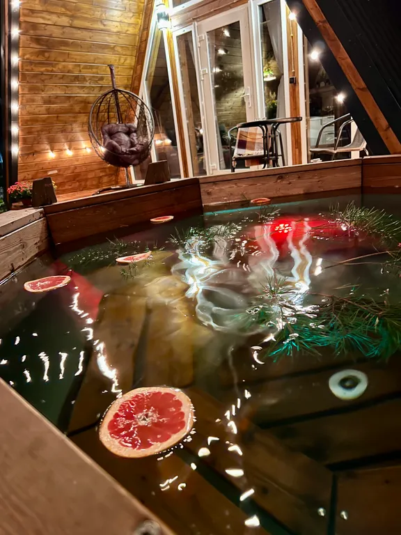 Уютный домик у леса