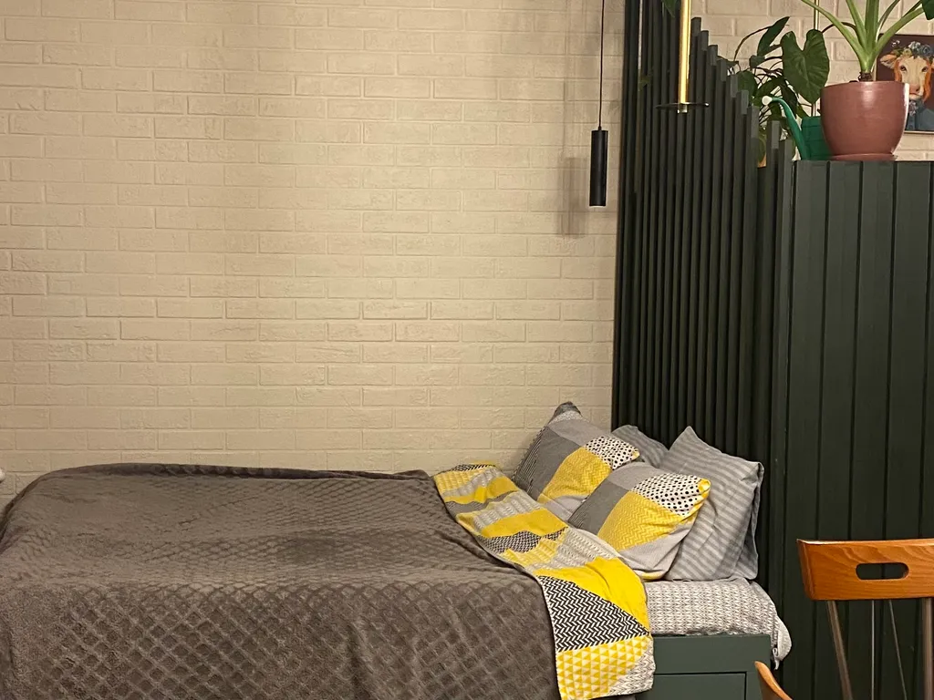 Уютная студия с дизайнерским ремонтом с видом на море и остров Петров