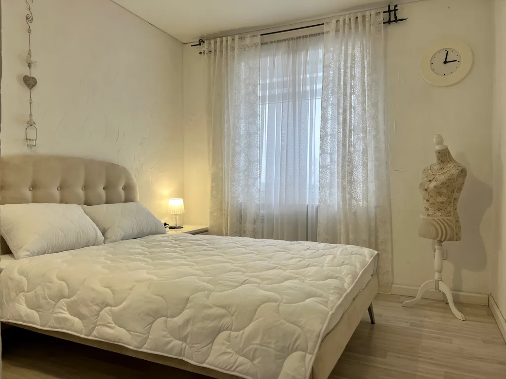 Квартира Квартира 3-комнатная в центре у Нижнего озера, Зоя-апарт — Калининград