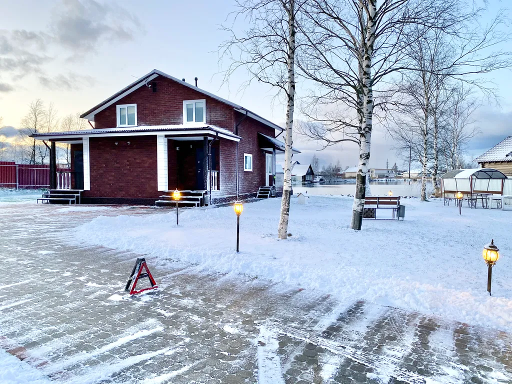 Дом на берегу озера