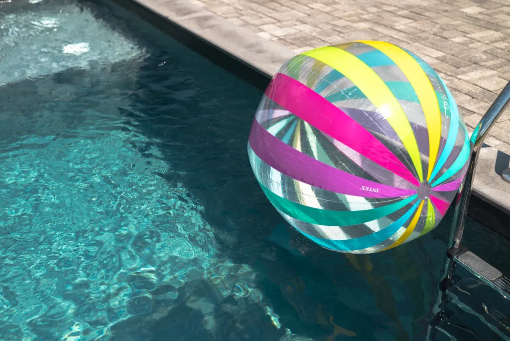 Апартаменты с подогреваемым бассейном Эльбрус Лакшери