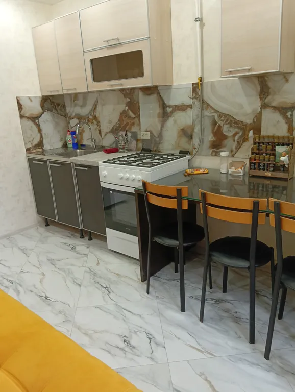 Квартира с евроремонтом у дворца игровых видов спорта