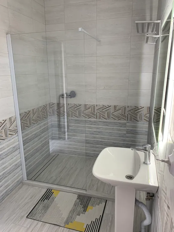 Коттедж Дом со своим бассейном в центре п. Лазаревское — Лазаревское