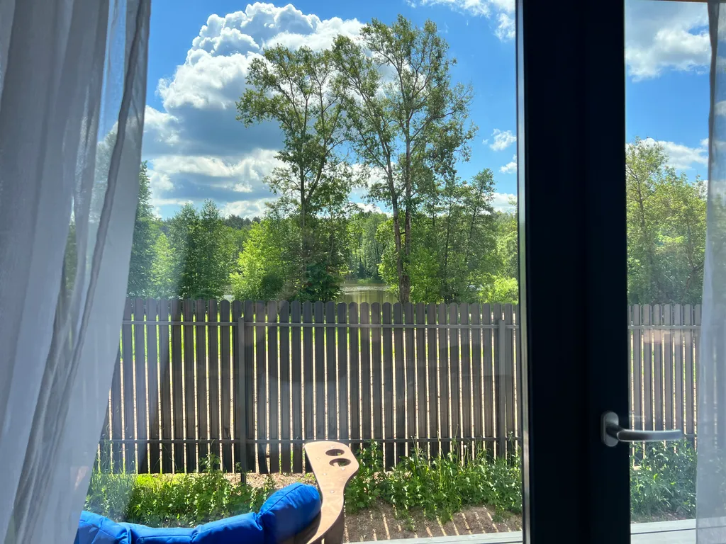 Дом на берегу пруда в Эко-местечке с банным чаном