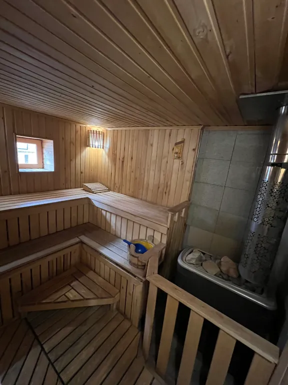 Уютный коттедж с баней для большой компании