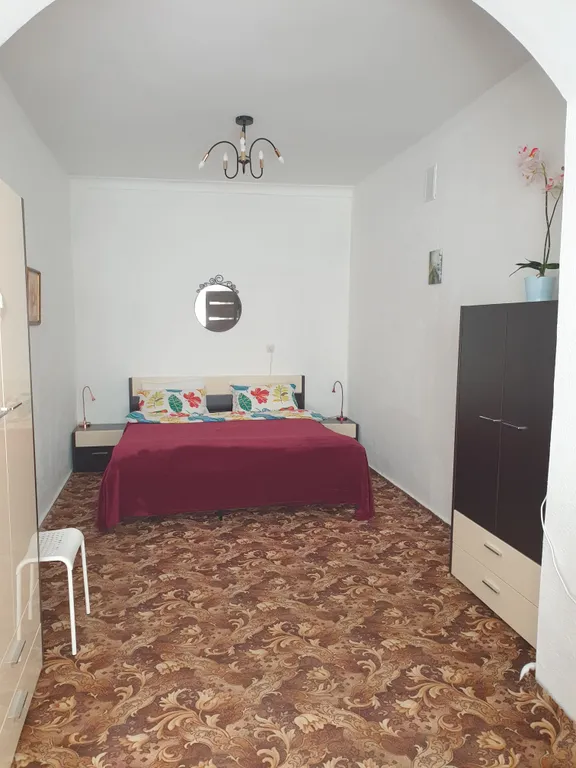 3-комнатная Квартира — аренда посуточно в Ялта