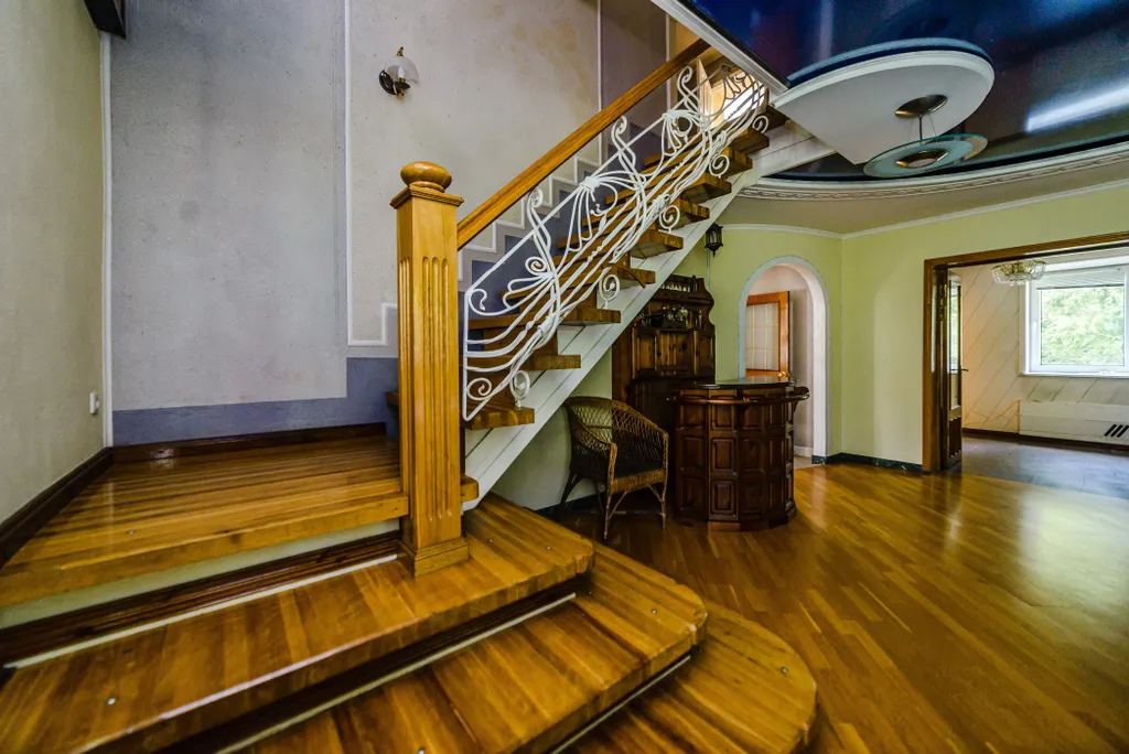 Коттедж Дом на юге Москвы с бассейном и сауной — Москва