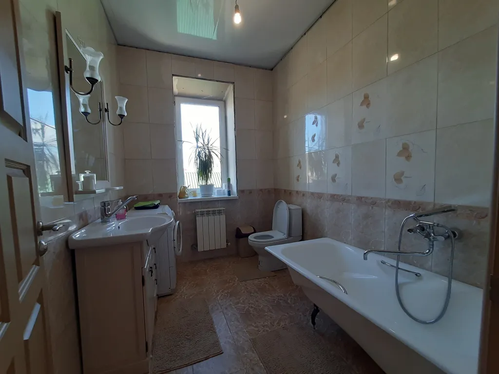 Гостеприимный уютный дом с видом на парк