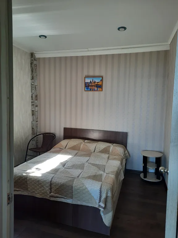 Домик на берегу Волги, на опушке леса