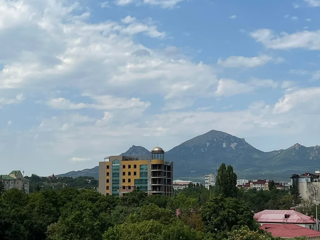 Большая и уютная трехкомнатная квартира в центре, с двумя санузлами