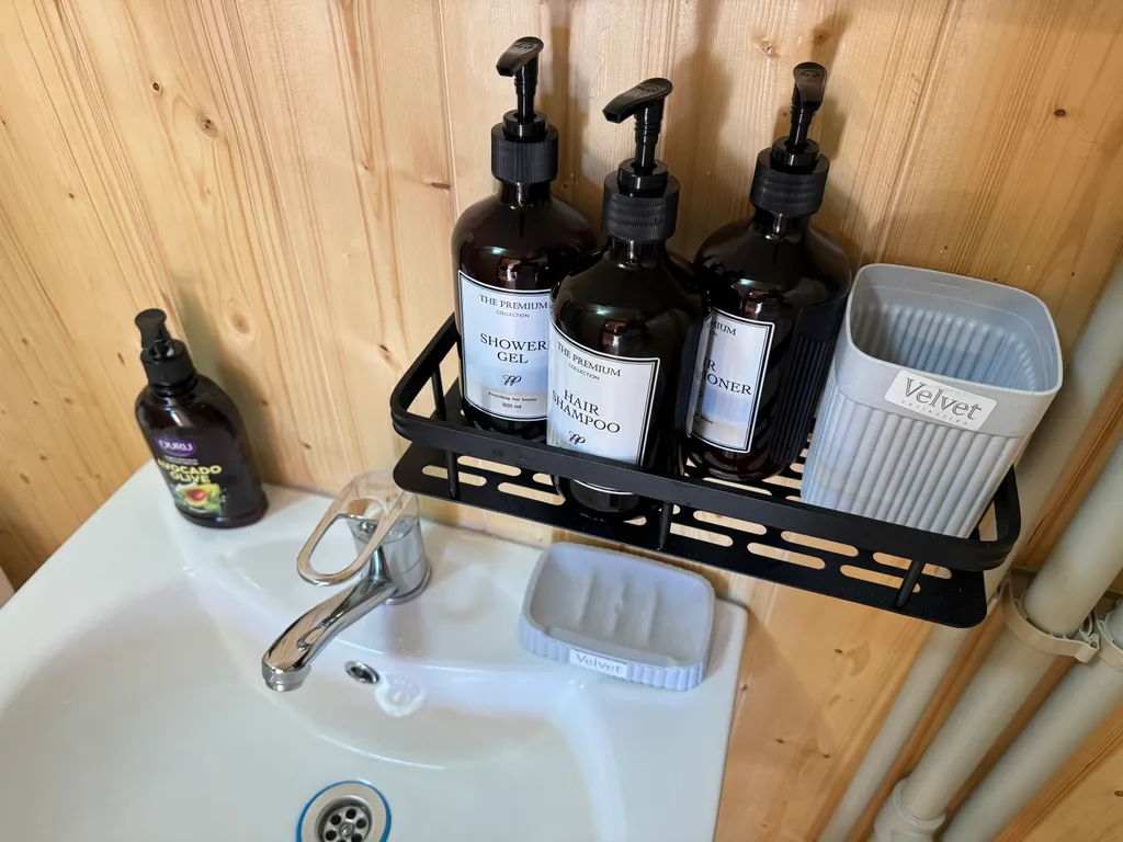 Домик рядом с нарзанным источником