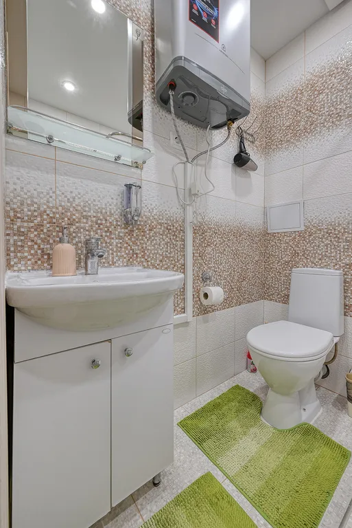 Квартира с отдельной спальней рядом с Казино и Ред Ареной 02