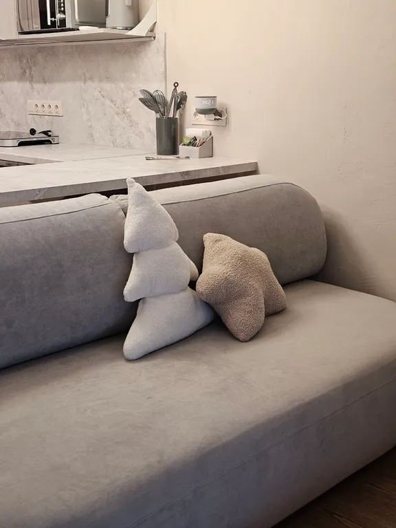 Вилла Nelli с видом на озеро и зоной барбекю среди каменной россыпи