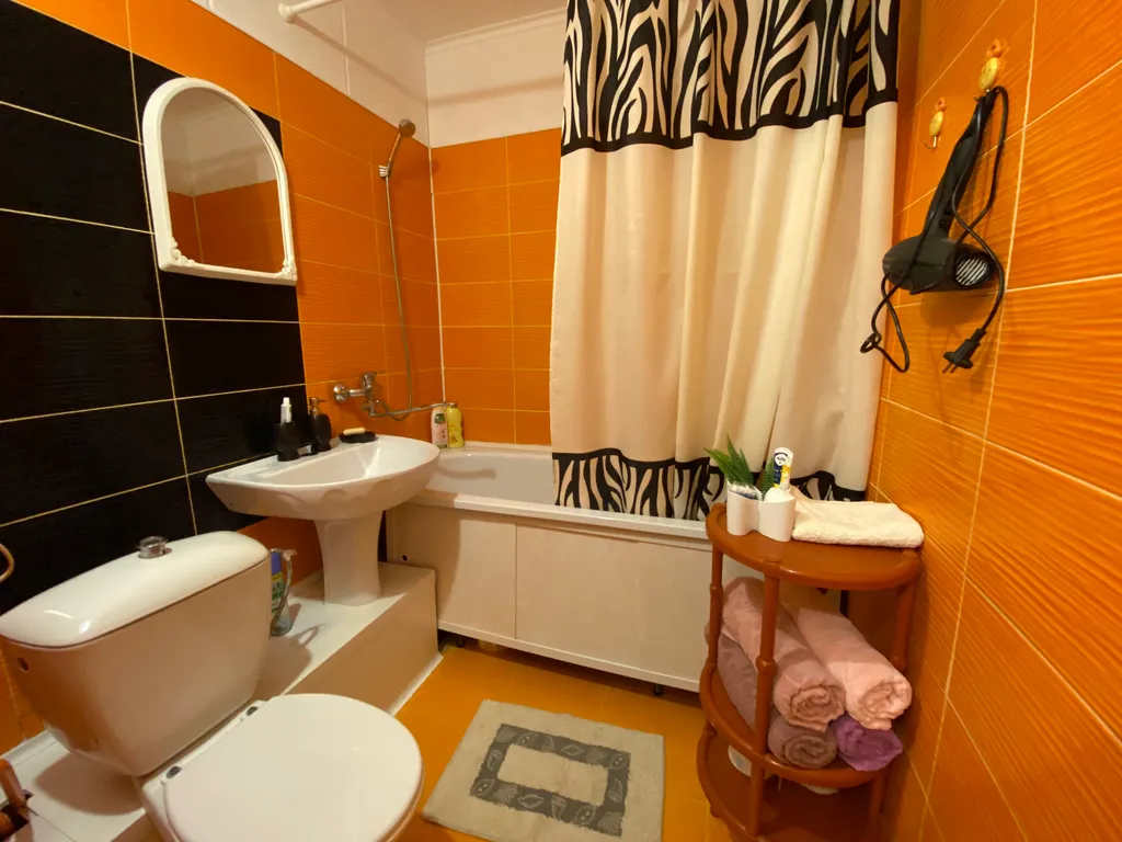 Уютная 1-комнатная квартира с удобным расположением в районе площади Южной