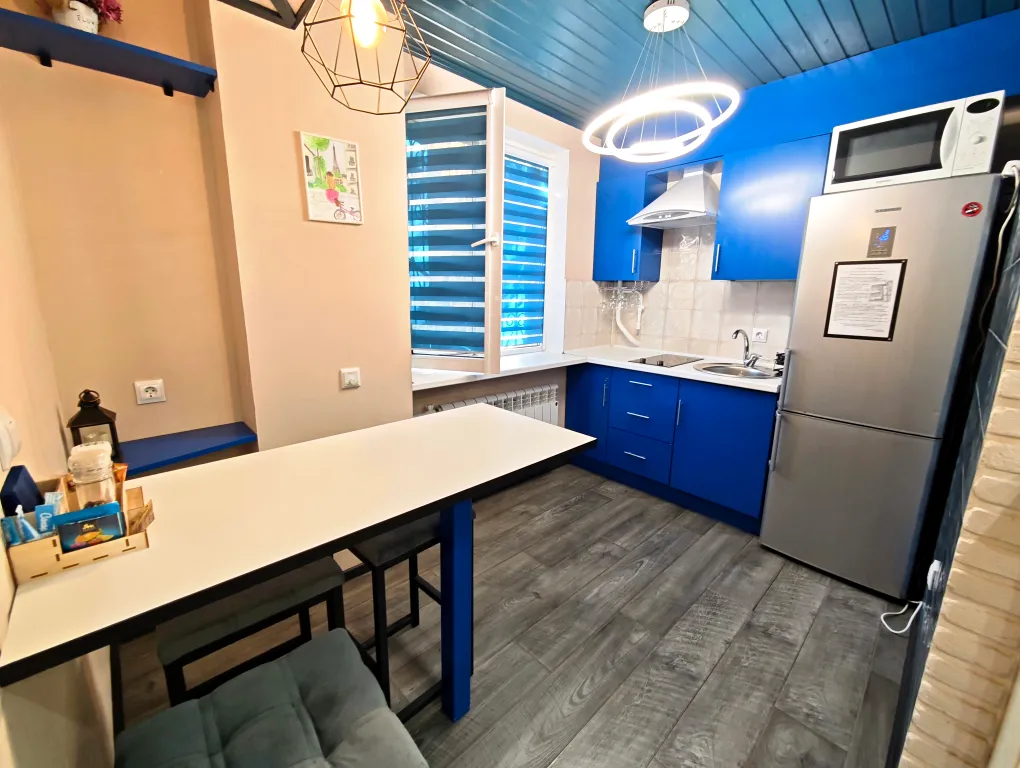 Дизайнерская студия с роскошным камином