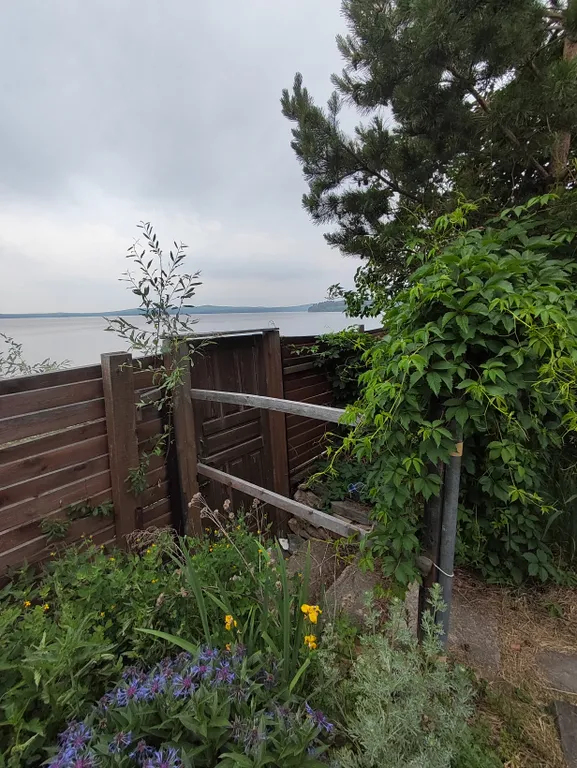 Домик на озере Синара