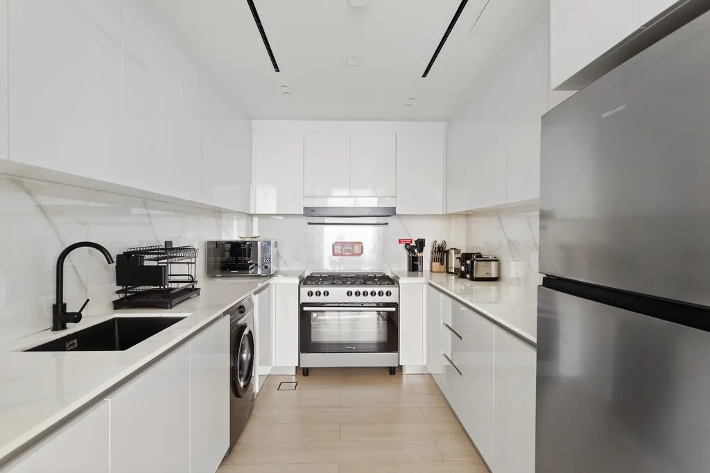 Стильные семейные апартаменты в современном доме