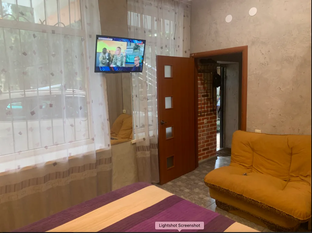 Семейные апартаменты на 4-х в самом центре Ялты у моря, парковка бонус