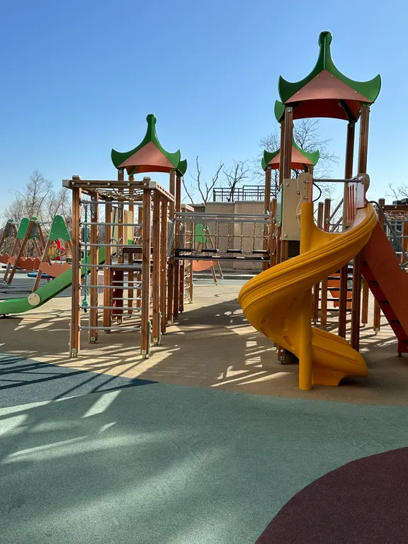 Шикарные апартаменты с прекрасным видом на реку Кубань