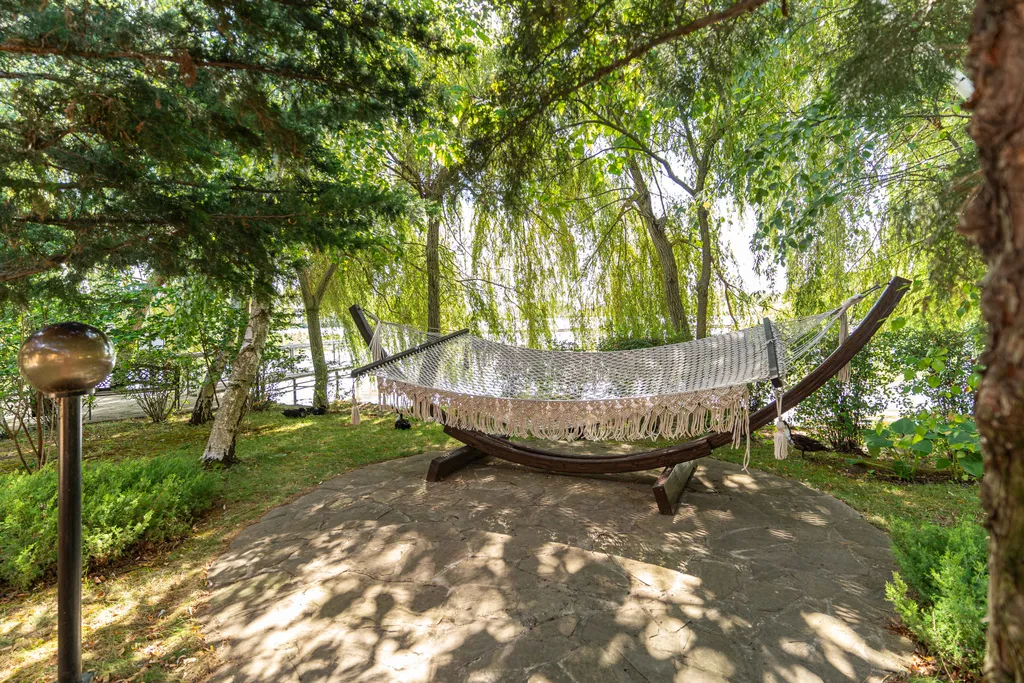 ВИП номер у реки с зоной барбекю, посещение зоны  СПА в подарок!