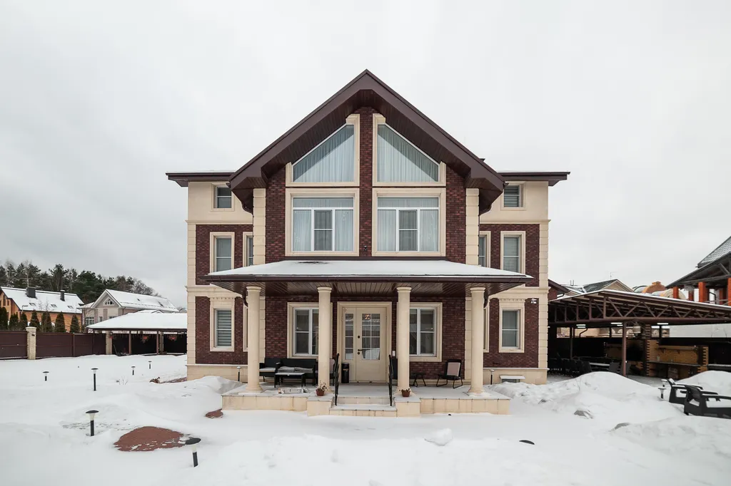 Коттедж 8-комнатный Дом — Голиково