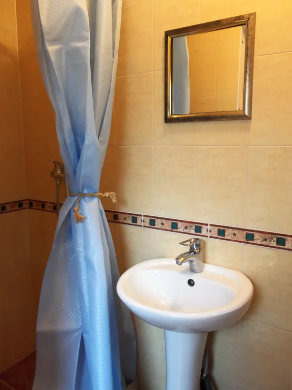 Небольшой уютный дом рядом с морем