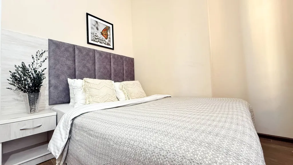 Не студия, отдельная спальня + видно море из окна