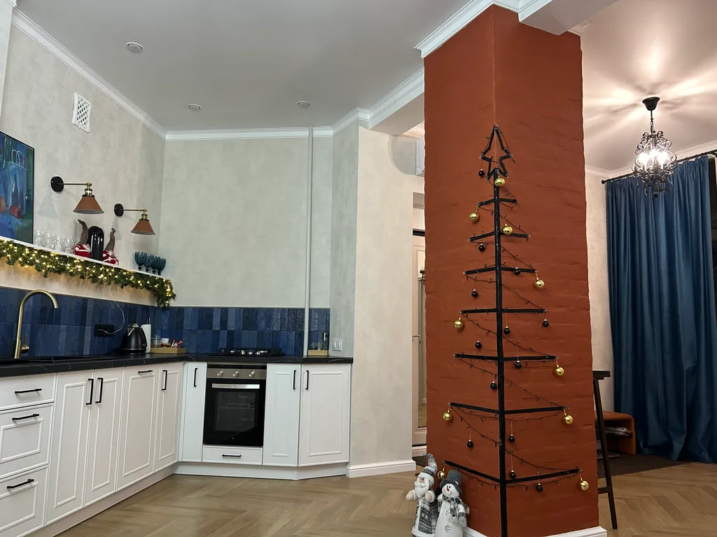 Уникальная видовая 2-комнатная студия в историческом центре