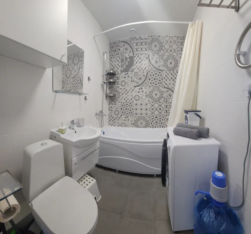 Евродвушка с видом на бассейн