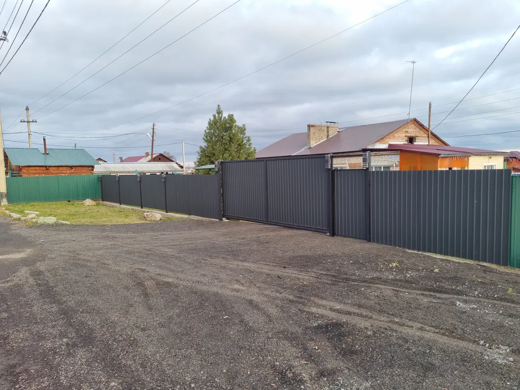 Часть дома с камином