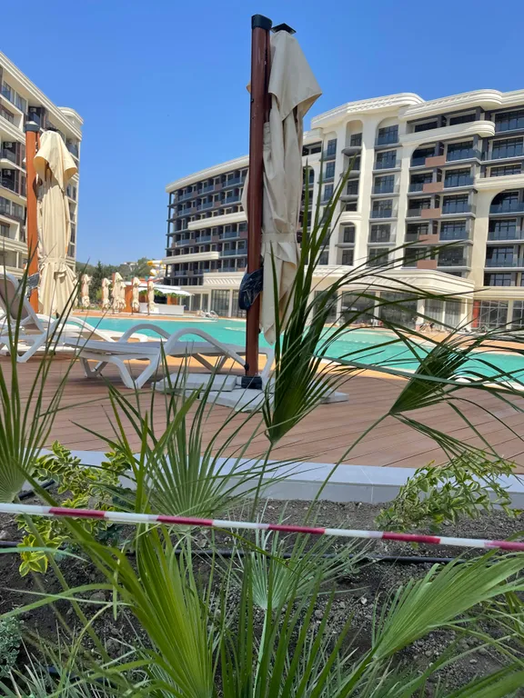 Премиум апартамент на первой береговой линии с бассейном