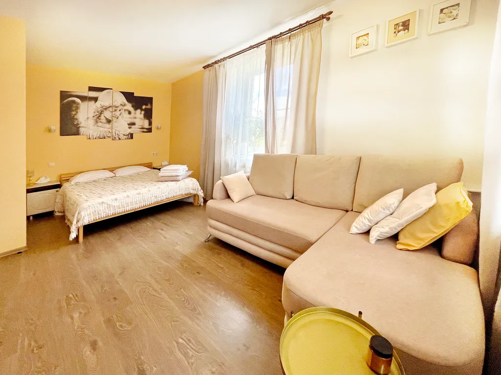 Квартира Yellow apartments near metro Elizarovskaya — аренда посуточно в Санкт-Петербург