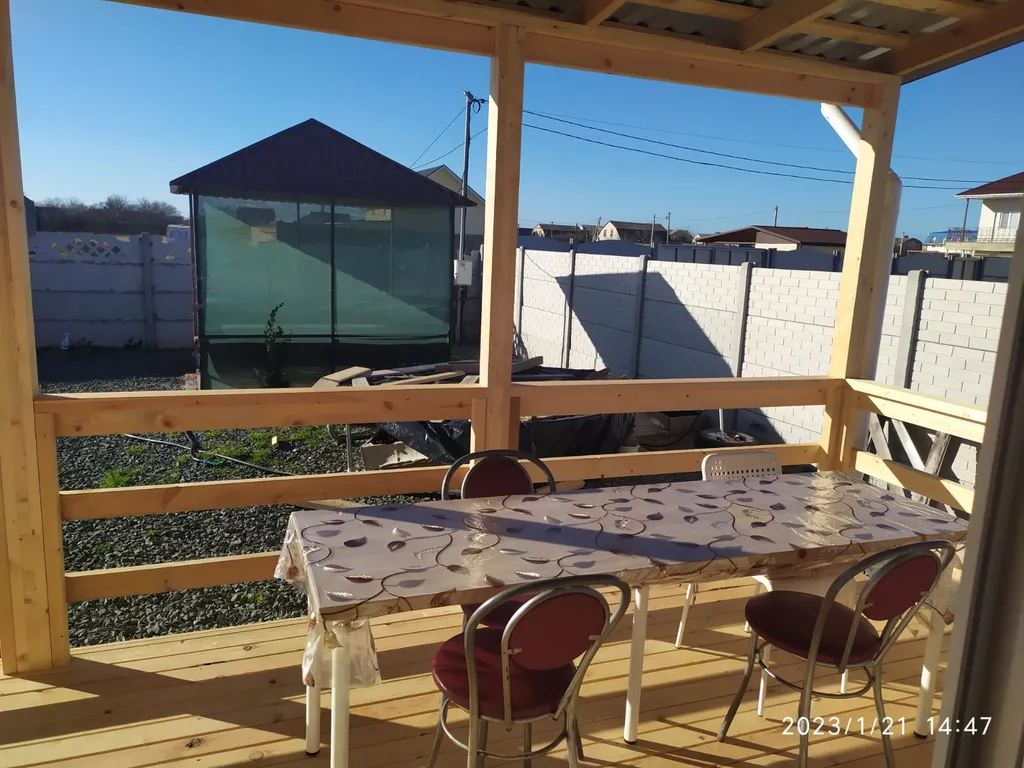 Дом с большой терассой