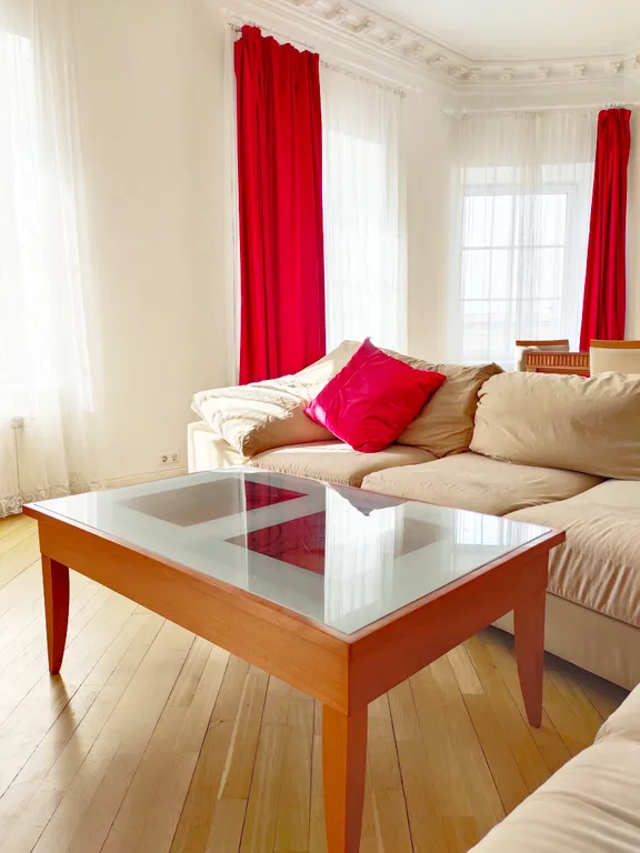 Квартира с большой гостиной с видом