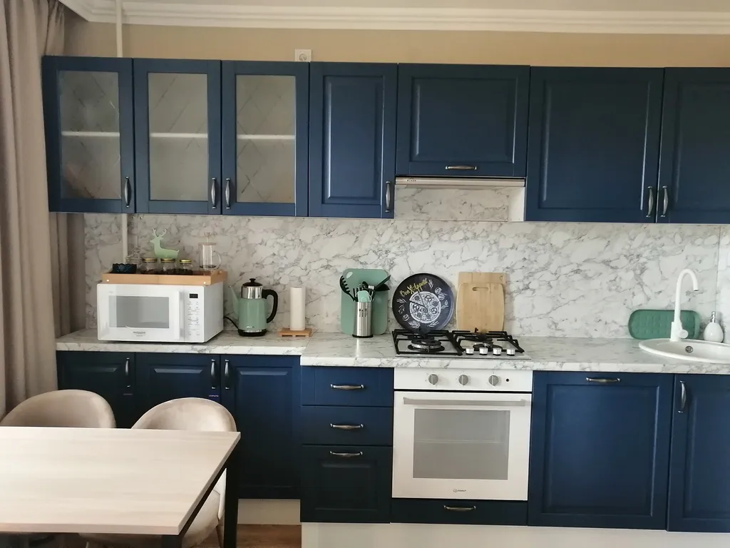 Студия с видом на город