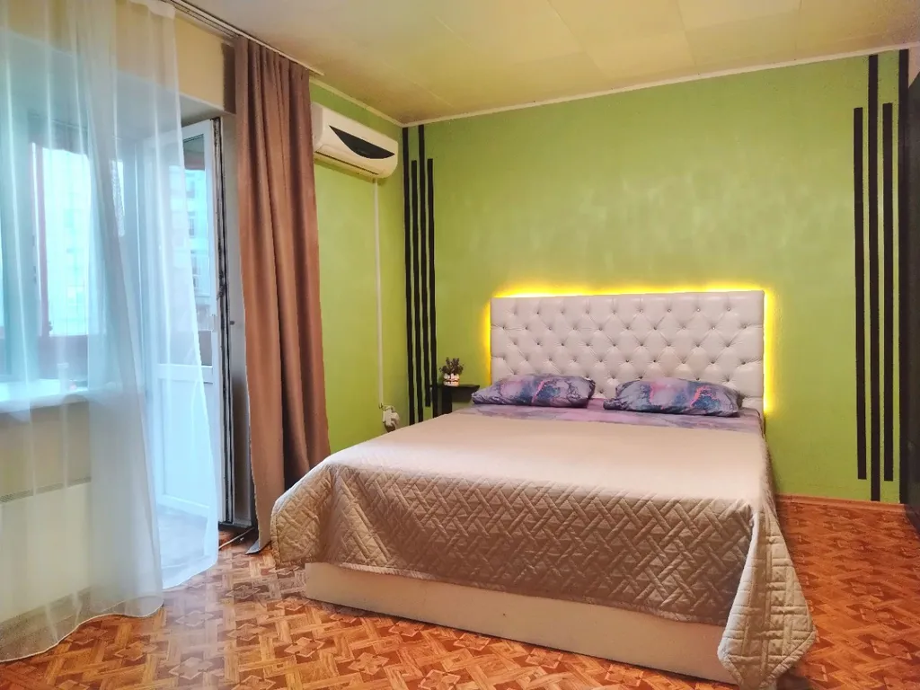 Уютная квартира с лоджией и кондиционером — аренда посуточно в Новокузнецк