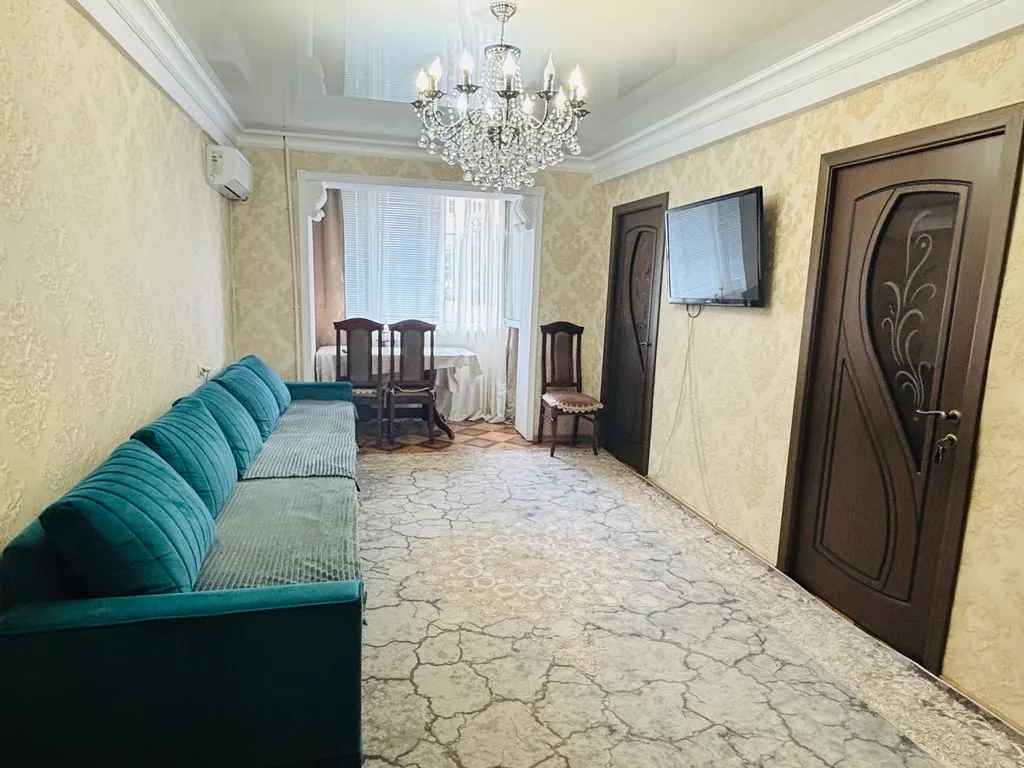 Квартира Трёхкомнатная квартира у моря — Дербент