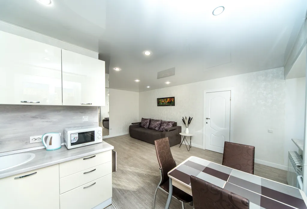 2-ком на набережной в самом центре города