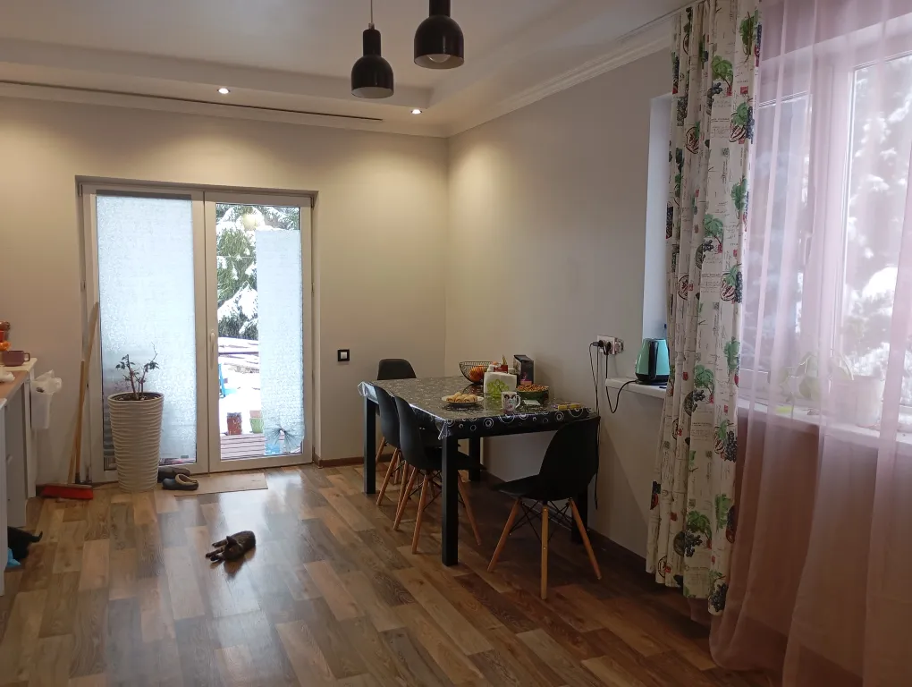 "Антоновка" - просторная комната в мансарде частного дома