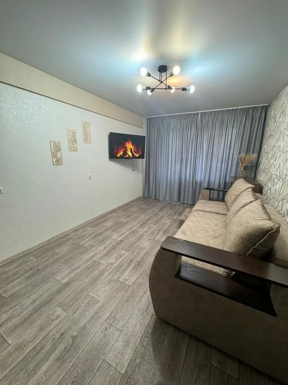 Комфортная двухкомнатная квартира — аренда посуточно в Ачинск