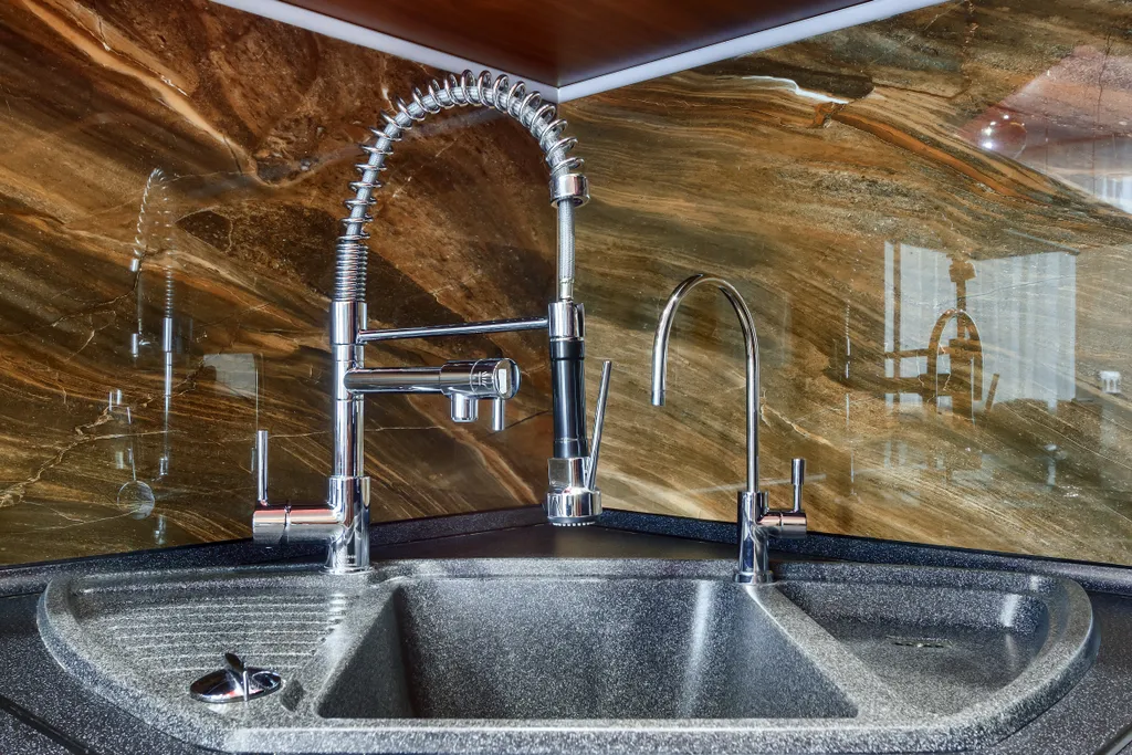 Евродвушка с лоджией на 15 этаже с видом на Дон