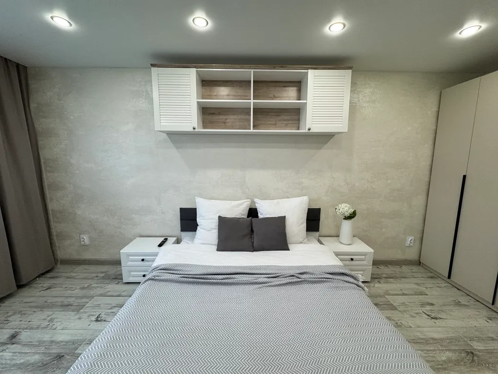 Двухкомнатная квартира с новым ремонтом в центре города