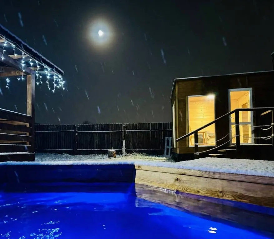 Дом с террасой и видом на закат