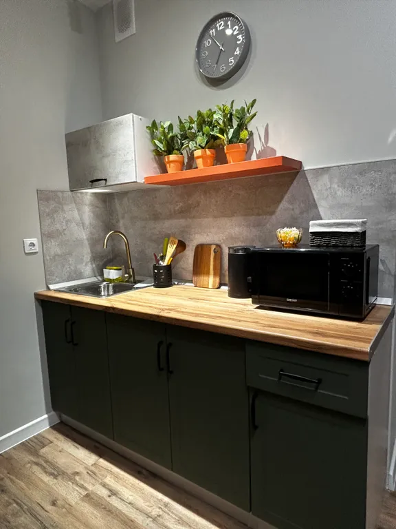 Уютная стильная студия в новом доме бизнес класса